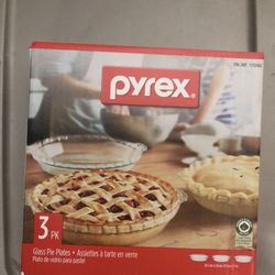 New 3 Pack Pyrex Pie Dishes $10 