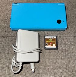 BLUE NINTENDO DSI DS HANDHELD CONSOLE WITH VIDEO GAME & CHARGER