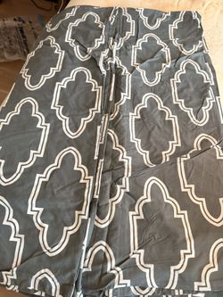$40 Queen Duvet Cover And 2 Matching Pillow Cases