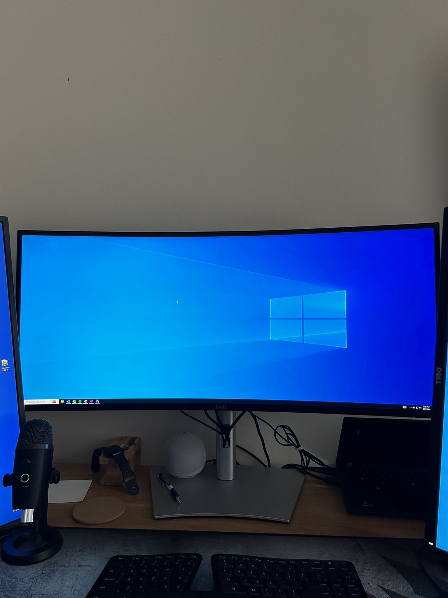 Dell 32 Curved 4K UHD Monitor - S3221QS