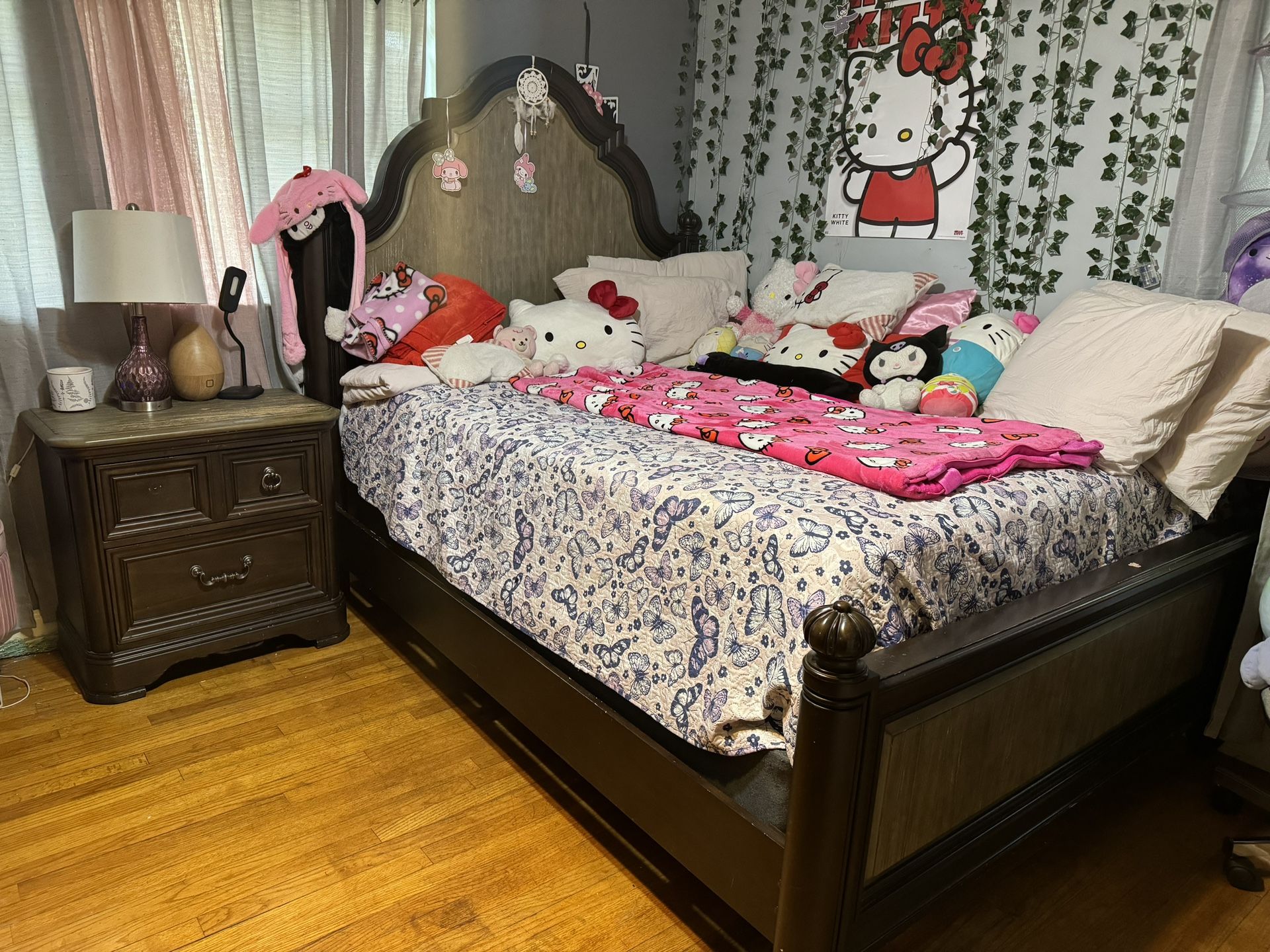 Bedroom Set Queen Size