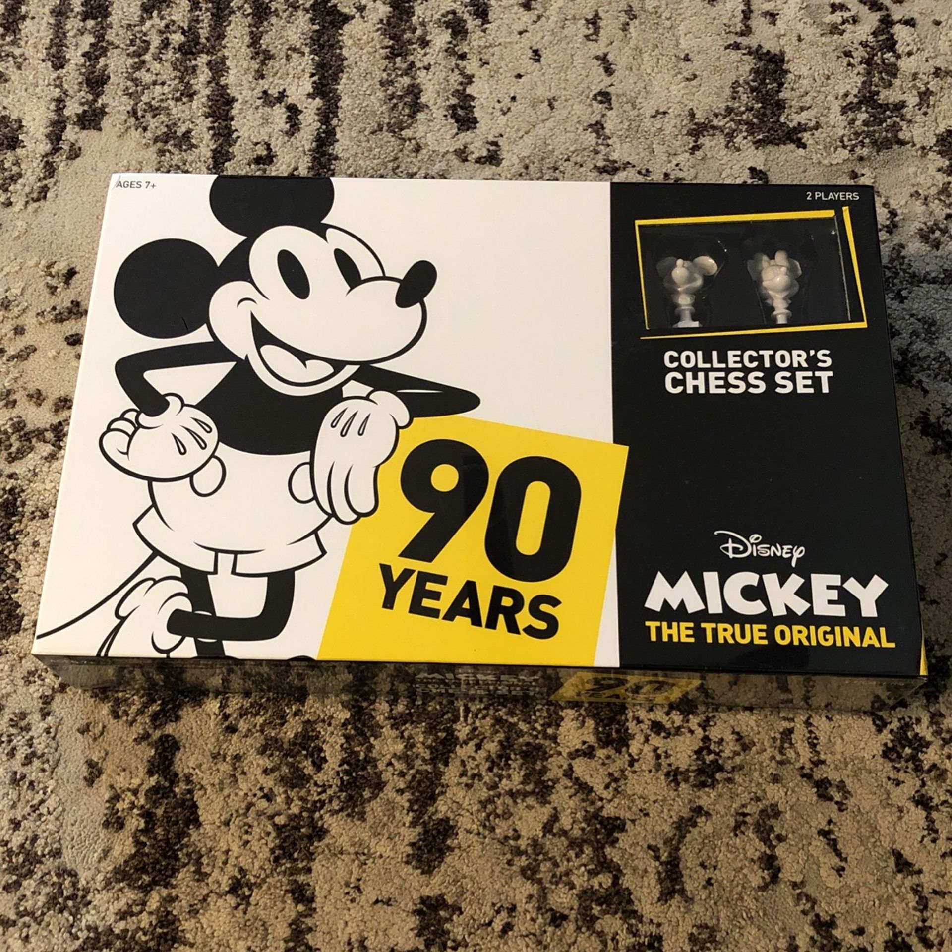 Mickey Collectors chess set 90 Year Anniversary