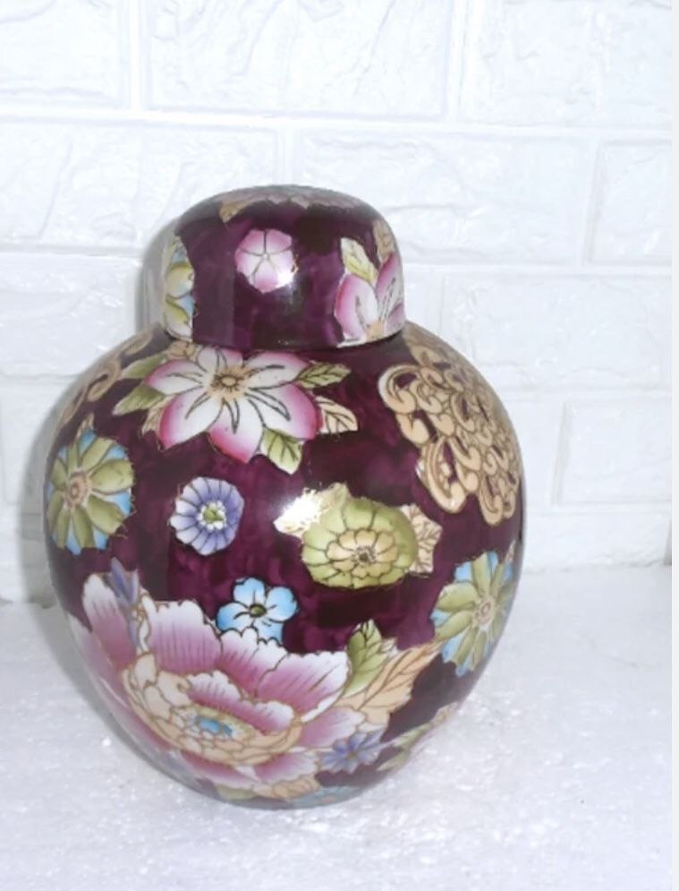 Handpainted, ceramic Ginger Jar, with lid