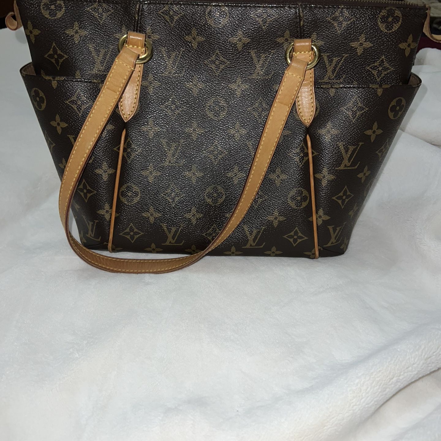 LV Original Nvr Full Canvas Purse for Sale in Mission, TX - OfferUp