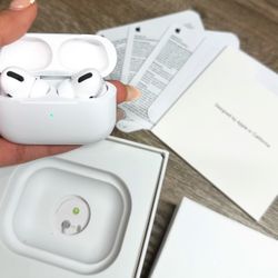 Apple airpods pro 1st generation 