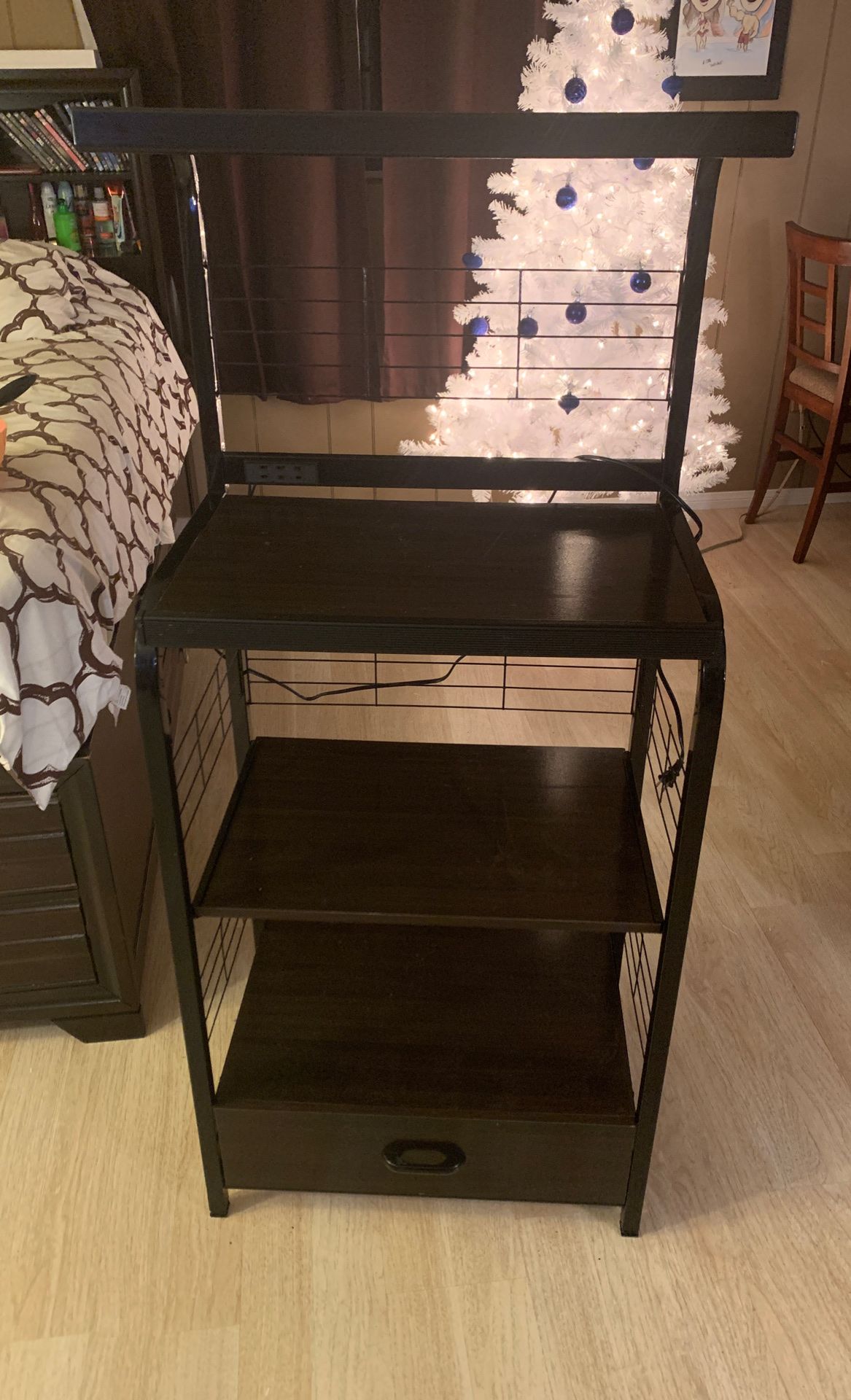 Only used for 1 week !!!!! Brand New Kitchen (Microwave, portable stove, Forks/spoons/knives organizer) Includes electric outlet!! Located in Compton