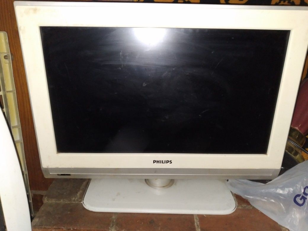 32" Phillips TV On Stand With Remote