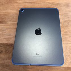 Unlocked iPad 10 64 GB- Wifi+ cellular- blue + Apple Pencil 