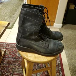 Vibram Boots Size 9 Steel Toe