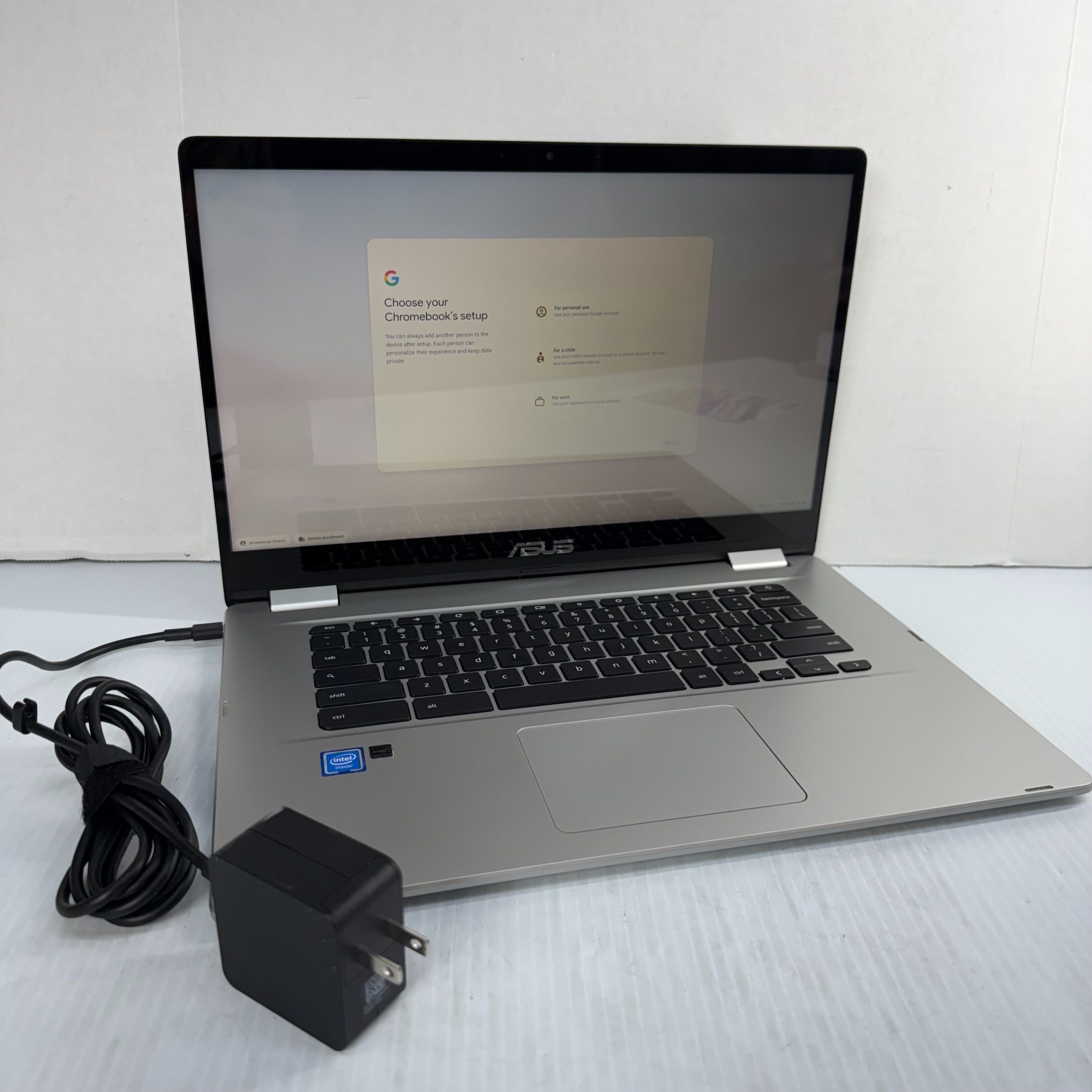 Asus C523N Celeron N3350 dual-core 15.6" Touchscreen Laptop 64GB SSD 4GB RAM