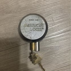 American Hockey Puck Lock
