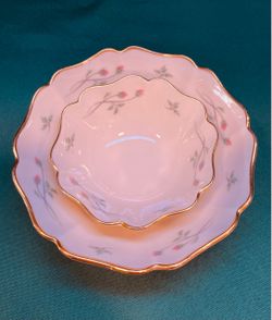 Beautiful vintage Lenox bowl set in Rose Manor pattern