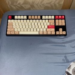 Modded TKL (80%) Keyboard , Custom Key caps, Foam,  And More. ( Value: $80) Heavenly thocky Sound. Barely Used, Prestigious Condition.