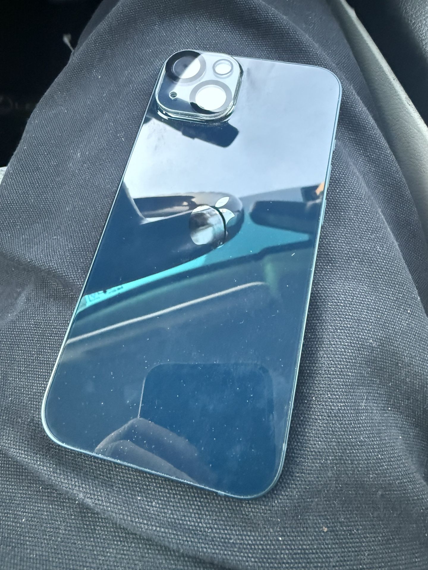 UNLOCKED iPhone 13 128 GB LIKE NEW