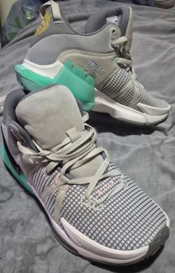 Used NIKE LEBRON WITNESS PEWTERMINT BASKETBALL SNEAKERS ..Size " 12 "