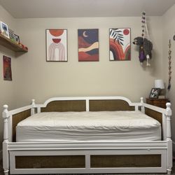 Twin Bed + Trundle 