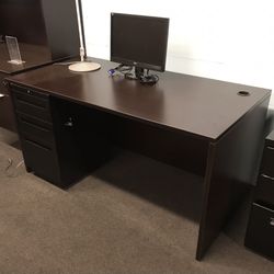 Office Desk For Sale- Excellent Condition (Tampa)