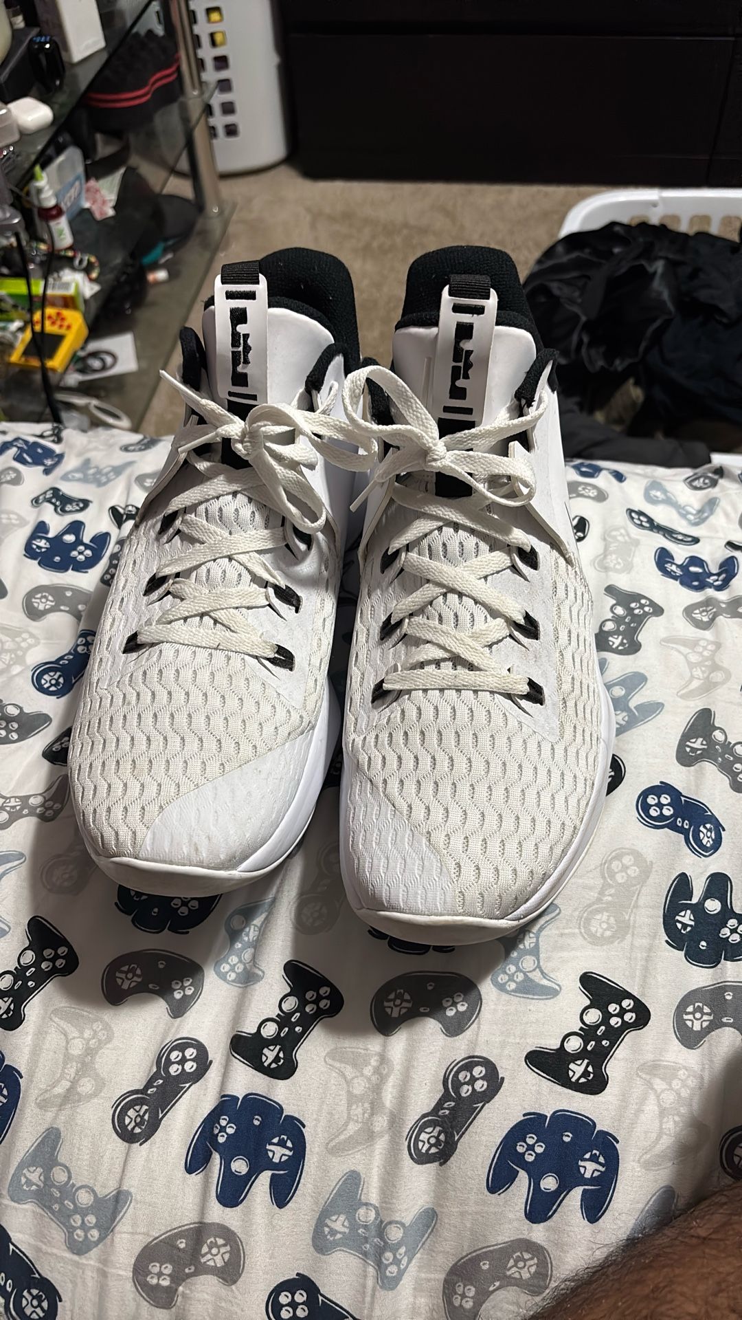 Nike Lebron Witness 5s White And Black