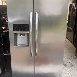 Refrigerator 