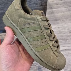 Adidas Superstar size 4.5 preowned 