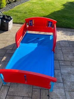Toddler bed