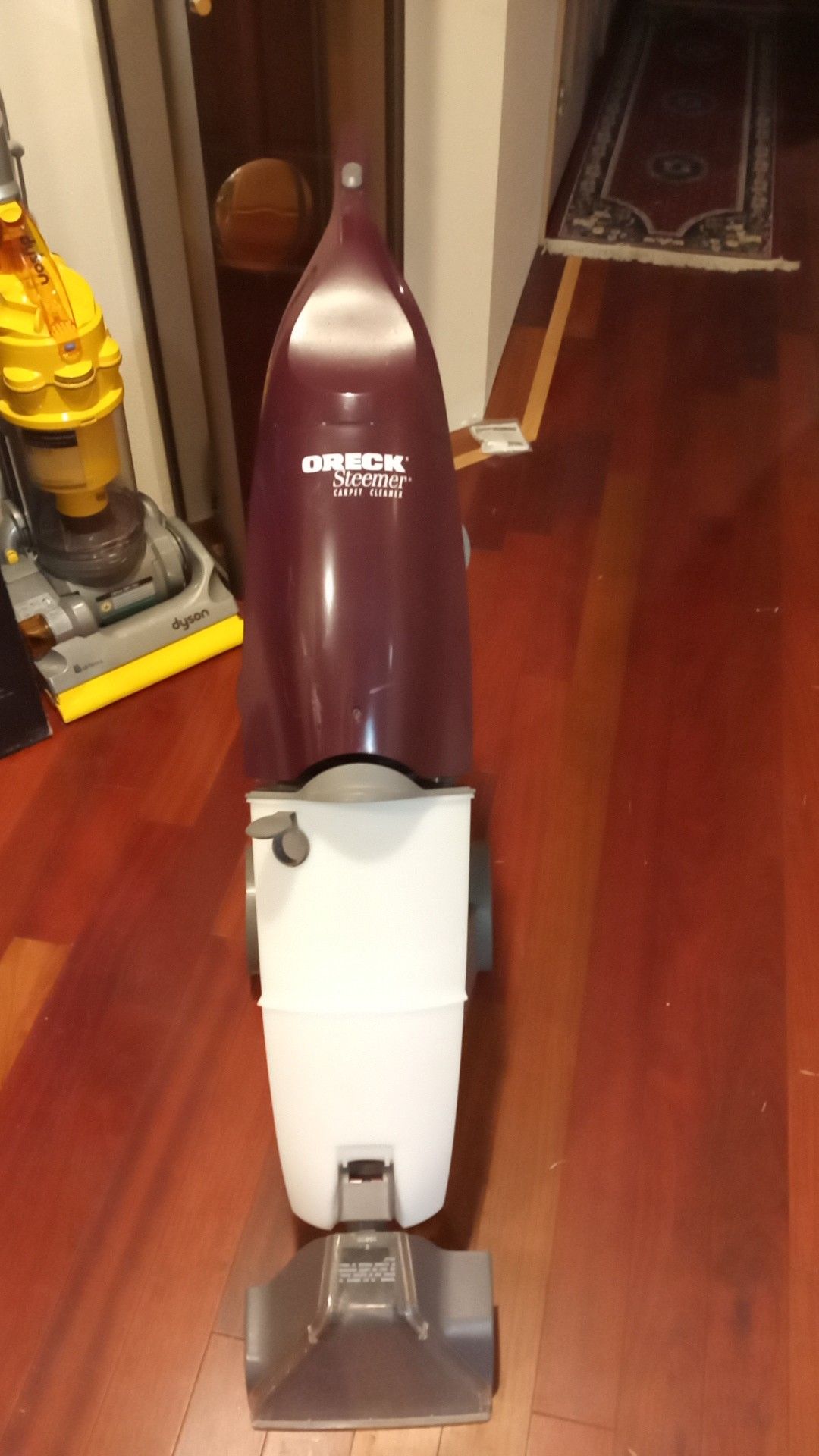 Oreck steamer carpet cleaner. for Sale in Auburn, WA OfferUp