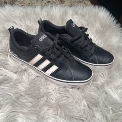 Adidas Size 9 1/2 Men