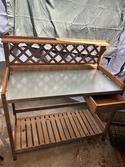 Outdoor patio garden work bench