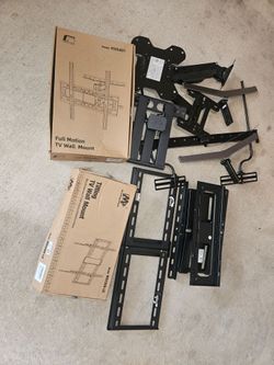 Full Motion and Tilting TV Wall Mounts