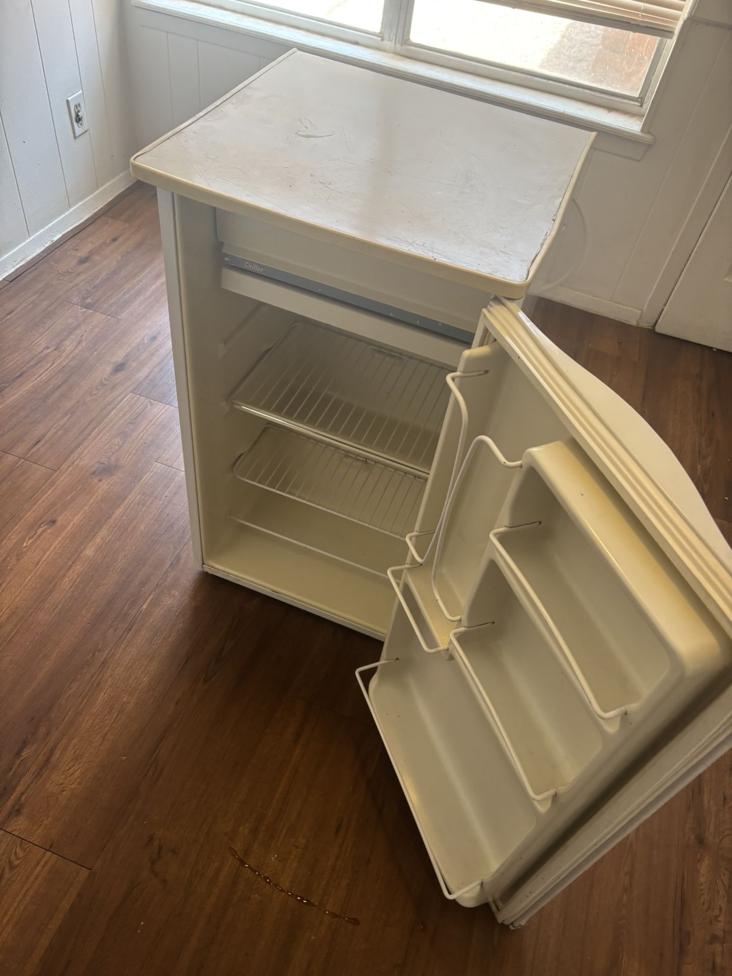 MINI FRIDGE