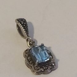 SILVER BLUE TOPAZ PENDANT