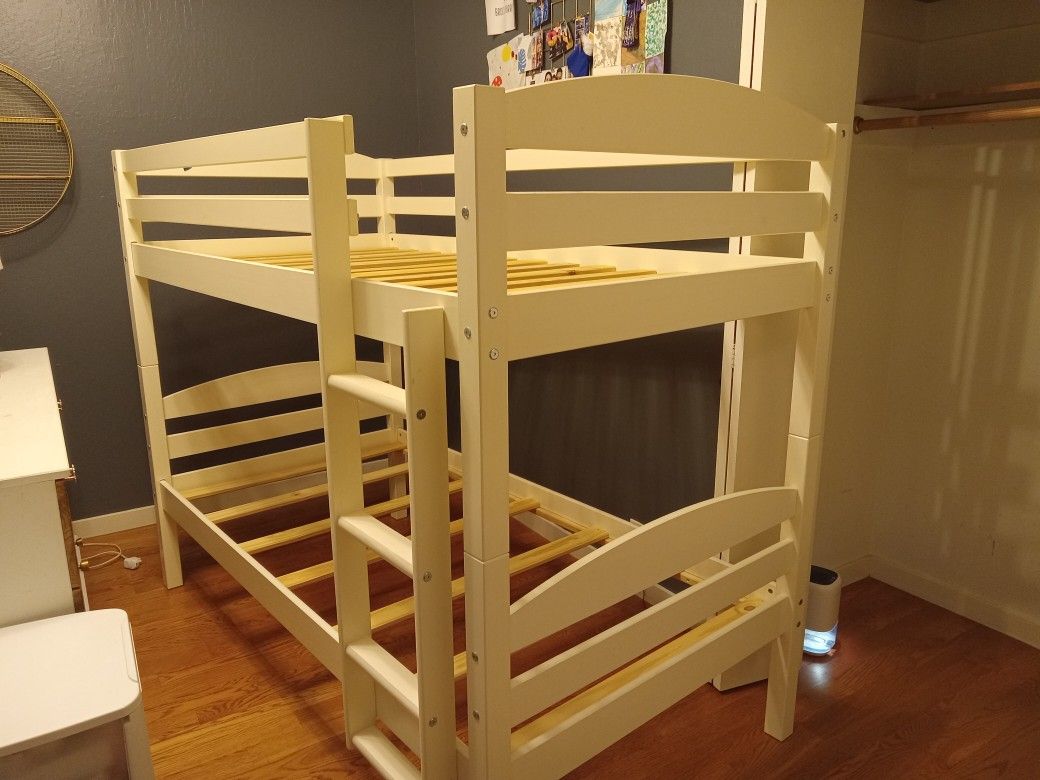 Twin Bunk Bed 