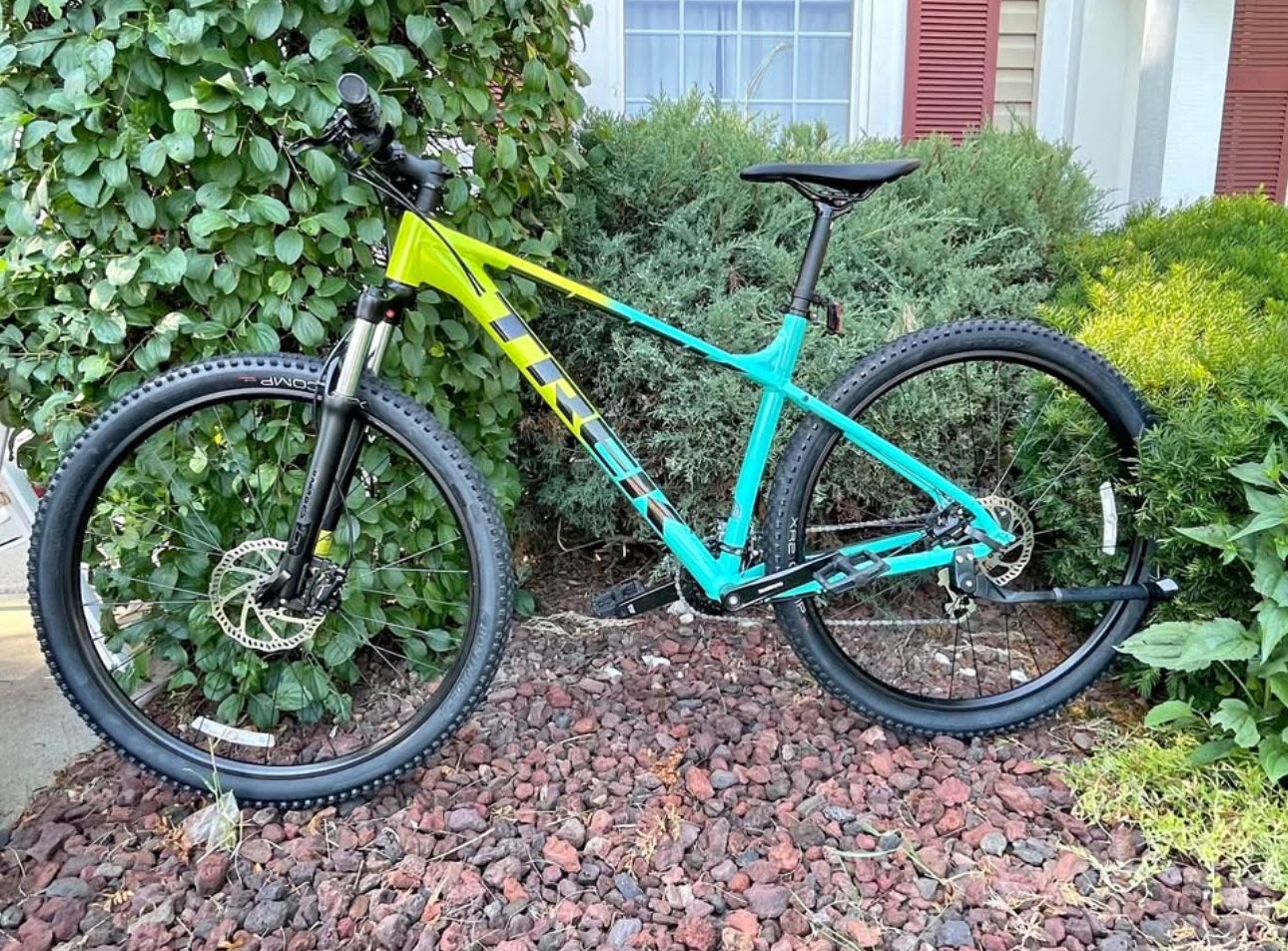 2024 TREK MARLIN 5 Gen 2