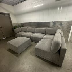 Thomasville Fallon Modular Sectional 6-piece Gray with Ottoman