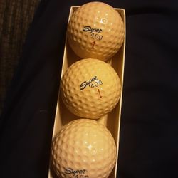 Blowing Out 100 Vintage Golf Ball  Sleeves.