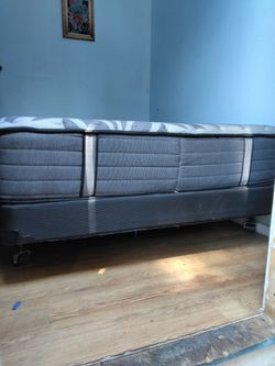 Full size bed