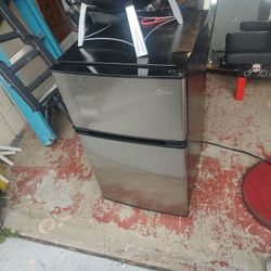 Midea Miniature Fridge 