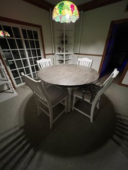 Table & 4 Chairs