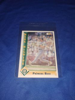 Near Mint 1993 Spanish Mark McGwire Baseball Card - Pacific #224