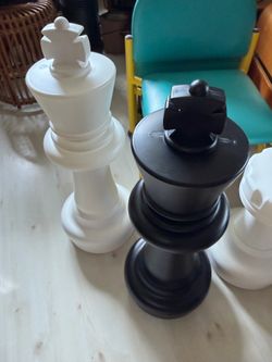 MegaChess 25” King Giant Outdoor Chess Pieces – 27 Pieces – Partial Set – Local Pickup