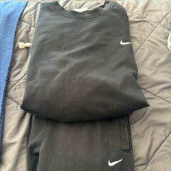 Black Nike Sweat Pants And Shirt