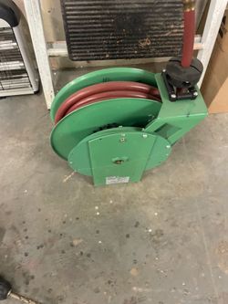 Air hose station
