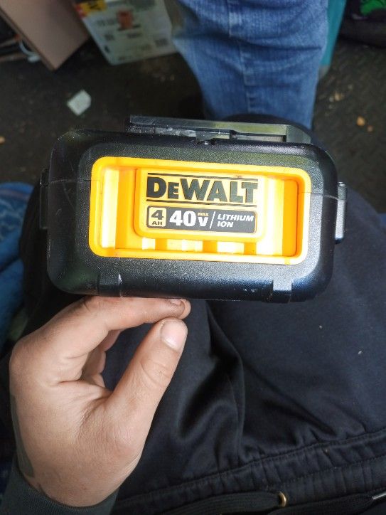 DeWalt 40volt Max 4ah