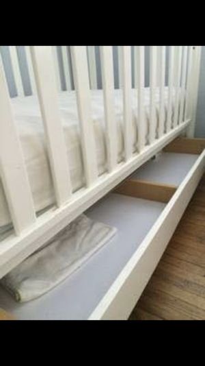 Bellini White Wooden Crib And Organic Mattress For Sale In Miami