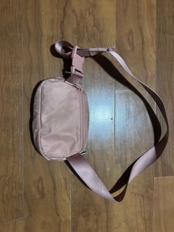 Lululemon fanny pack