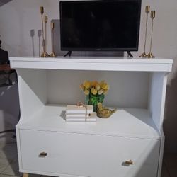 Tv Stand 33"H x 34"L x 19"D