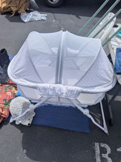 Baby Bassinet with Mesh Canopy – Great Condition!
Perfect for newborns
