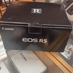 Canon R5 Body Only