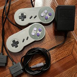 Super Nintendo controllers/AC adapter