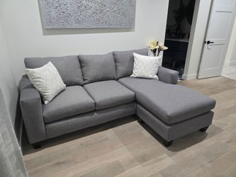 Sectional/couch/sofa